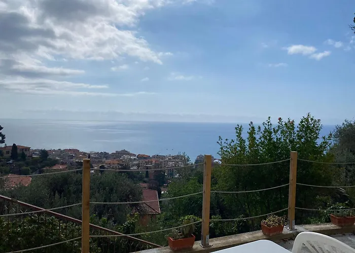 Prima Collina Ampio Vista Mare Lägenhet Alassio
